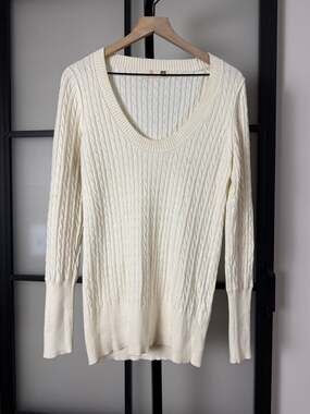 Y2K Long Gap Sweater Size Large
